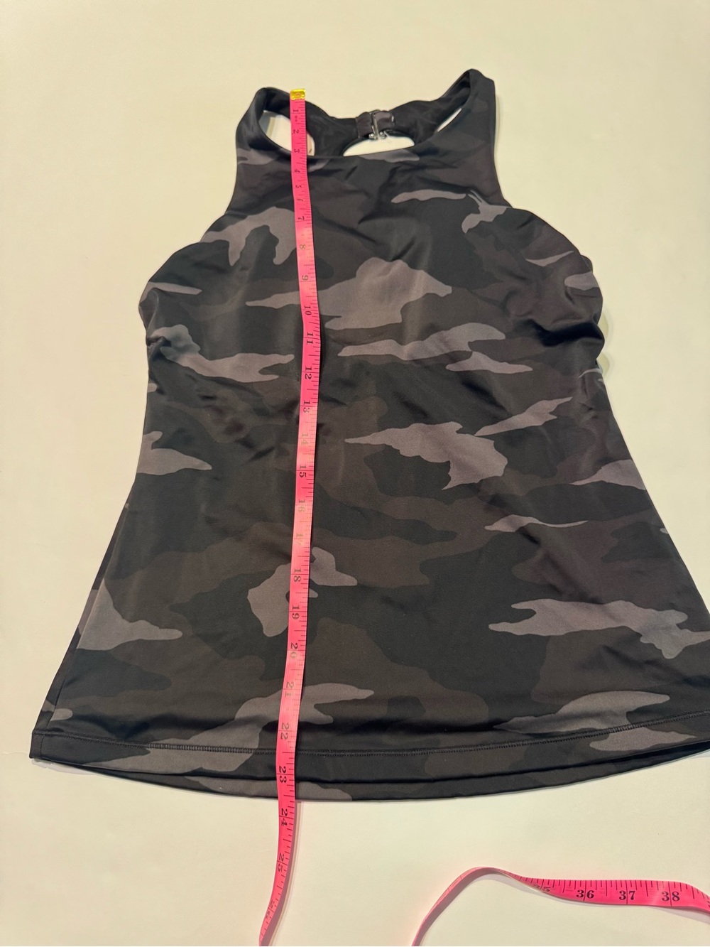 Athleta Freestyle Camo Tankini TOP Size 36 B/C
Excellent preowned condition - Picture 7 of 8